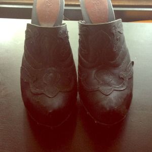 Diesel black leather clogs