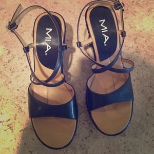 Mia black wedge shoes