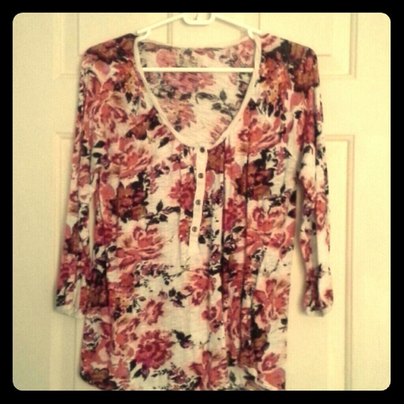 Lucky Brand top!