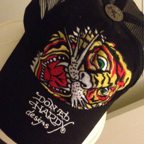 Black ed hardy hat