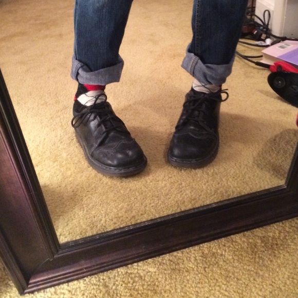 🎶RESERVED🎶 doc marten wingtips