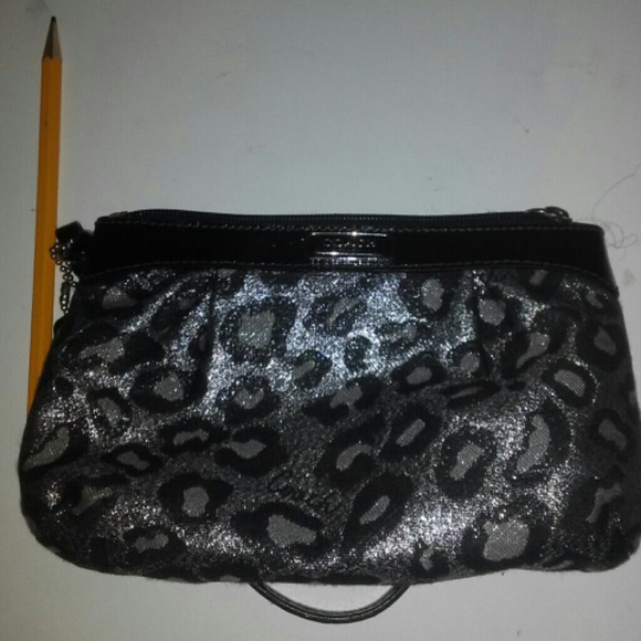 AUTHENTIC Coach Leopard Wrislet - Picture 2 of 4