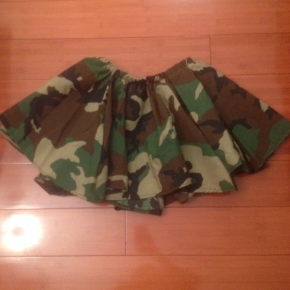 Camo / army fatigue mini skirt - Picture 3 of 3