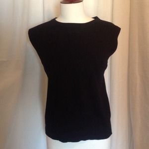 ST. JOHN CASHMERE SWEATER VEST