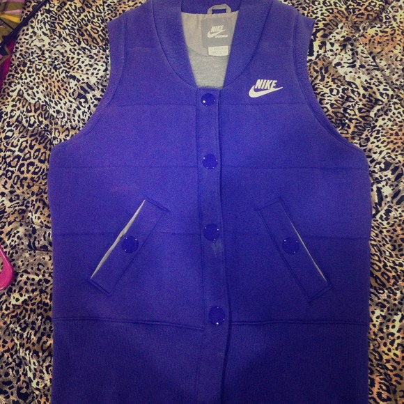 Nike vest