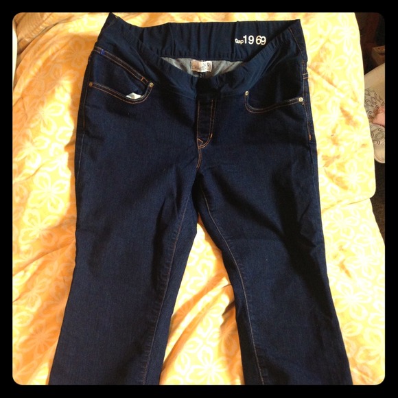 Gap maternity demi panel Capri size 31/12