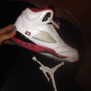Jordan 5; fire red