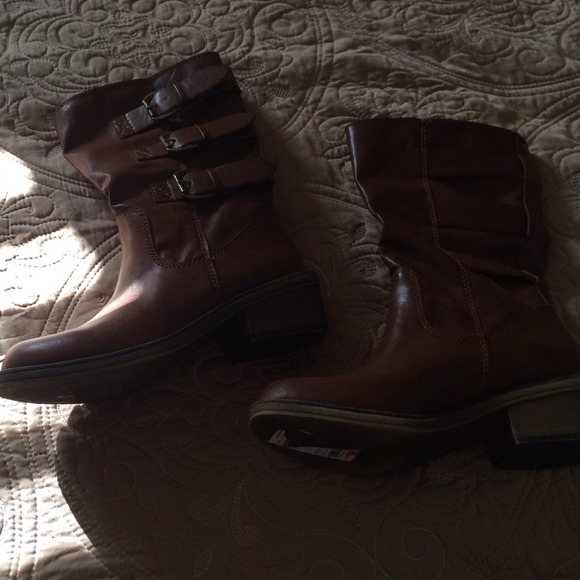 Cute boots - Picture 1 of 2