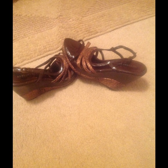 Brown snake wedges - Picture 1 of 2