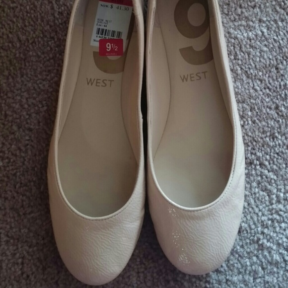 Nine West Flats - Picture 2 of 4