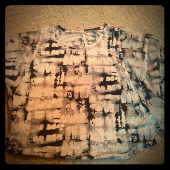 cute black and white shirt. Size med.