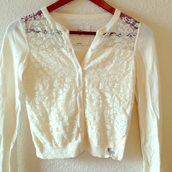 🔴Sold in a bundle🔴Abercrombie cardigan