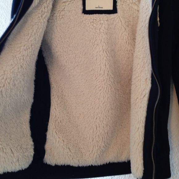 Abercombie jacket ❄️ - Picture 3 of 4