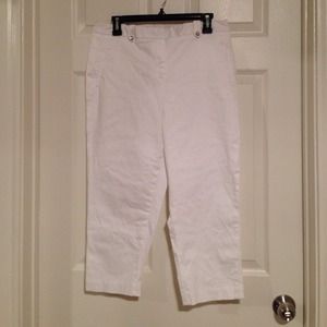 White capris size 12 by Peter Nygard