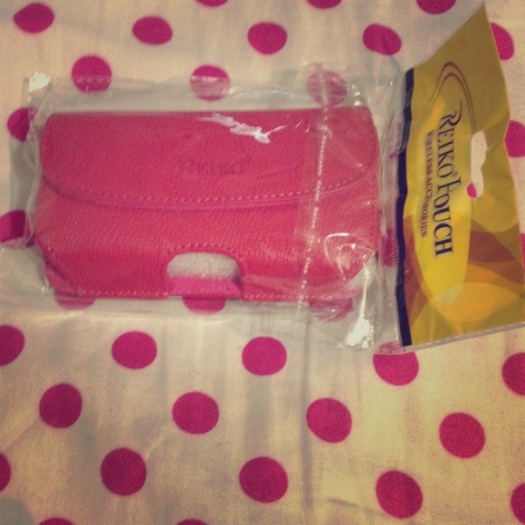 Pink cellphone belt holster