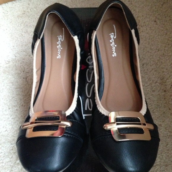 Passions Shoes - Black Flats with Gold-toned Hardware