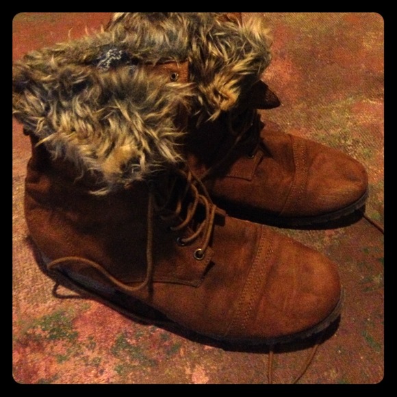 🍁WHAT A STEAL🍁Lace up boots booties ❤️