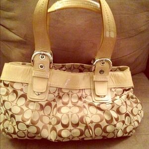 Medium sized Coach purse