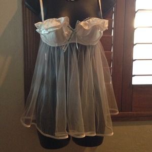 SOLD.  NWOT Victorias Secret Bridal 34B babydoll