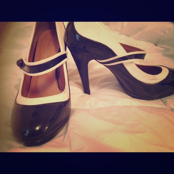 ModCloth Shoes - Vintage Inspired Heels