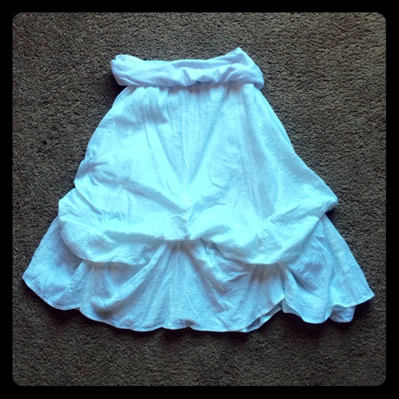 White skirt with pick-ups