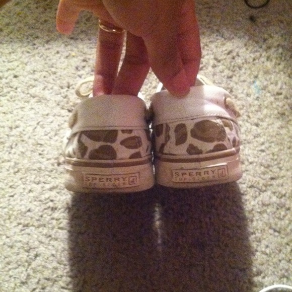 sperrys. - Picture 2 of 2