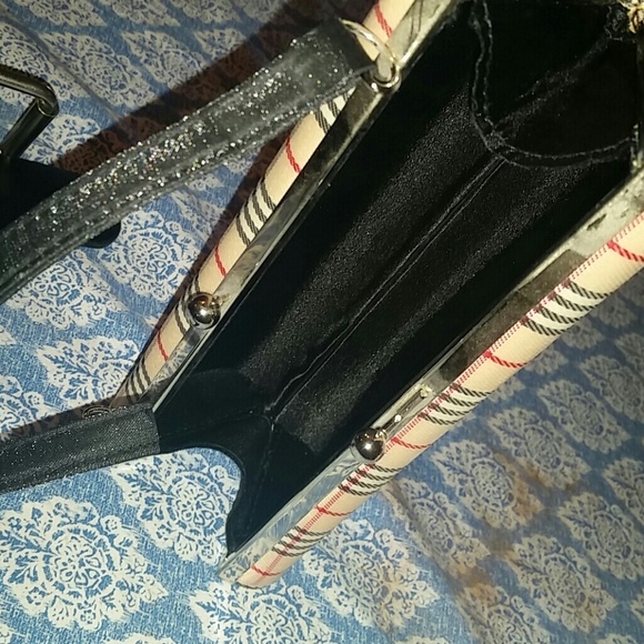 Cute Small Handbag/Clutch - Picture 2 of 3