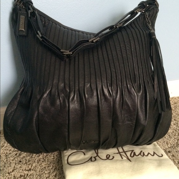 Cole Haan Handbags - 🎉7 xHP🎉LEATHER BLACK COLE HAAN HANDBAG
