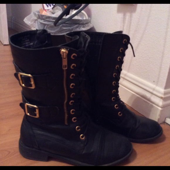 Combat boots