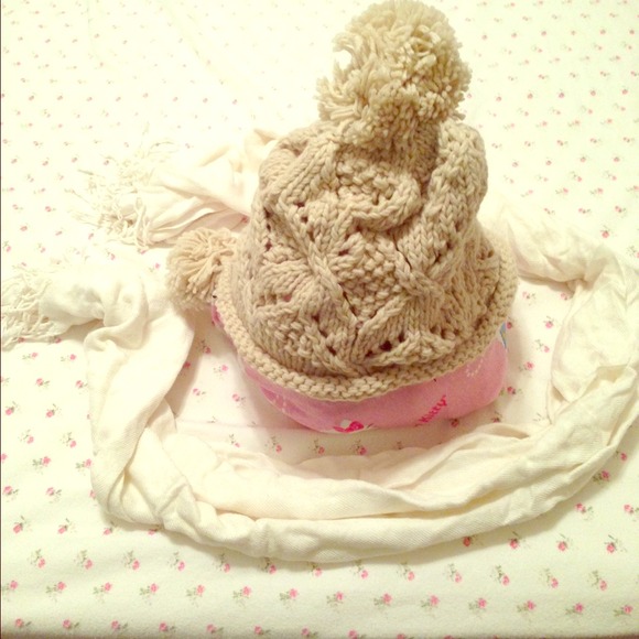 Cream Hat and White Scarf