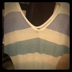**BUNDLED 👍👍Striped quarter length sweater