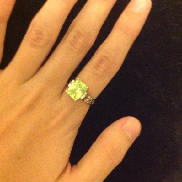 Apple-tini ring