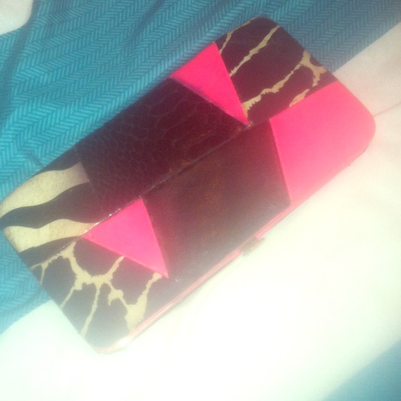 ➰Traded ➰ Womens Retro Wallet