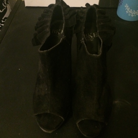 Black ruffled and glittered platform peep toe - Picture 3 of 3