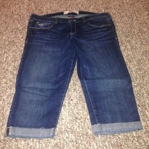 Hollister cuffed capri's