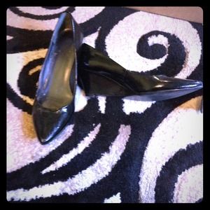 BCBG BLACK WEDGES