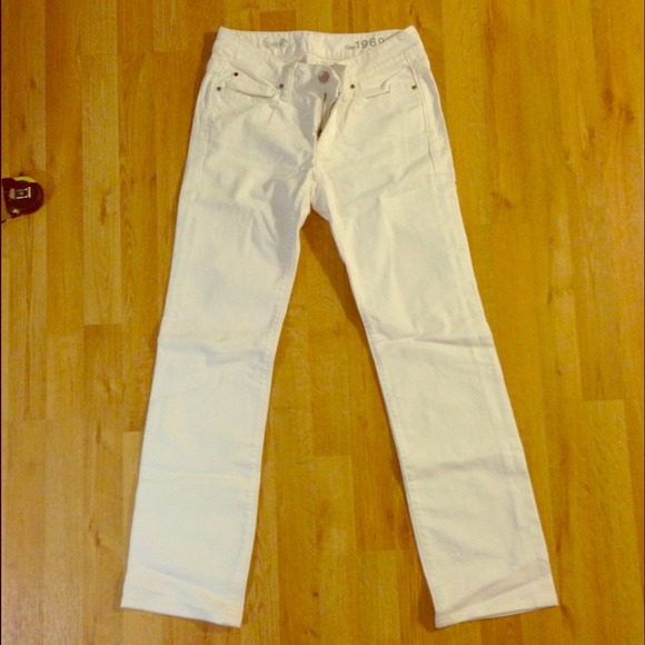 White straight leg GAP jeans