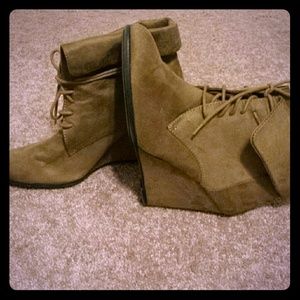 Tan wedge Bootie