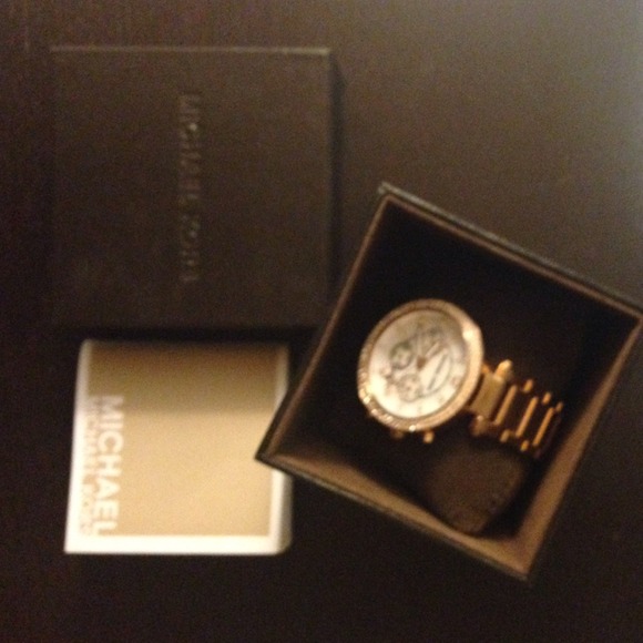 Michael Kors. MK5491 goldrose watch - Picture 3 of 4