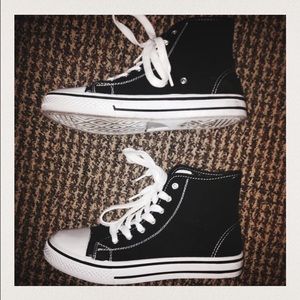 ASOS black and white shoes/high tops size 8