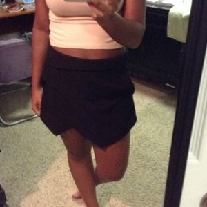 Black skort
