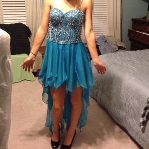 Size 5/6 teal blue homecoming dress. Worn once!
