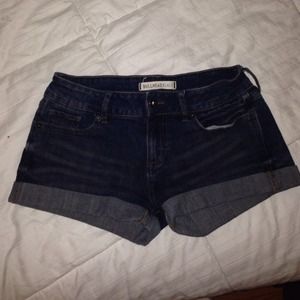 bullhead black shorts