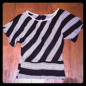 BCX Flowy shirt! Size M. GREAT condition!