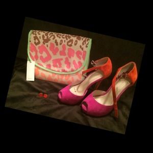 NWT! - Trina Makeup Valet - Fun Animal Print!!