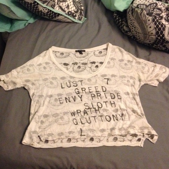 Cropped tee
