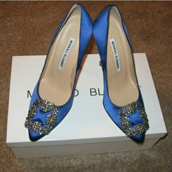 Carrie Bradshaw blue ornament pump