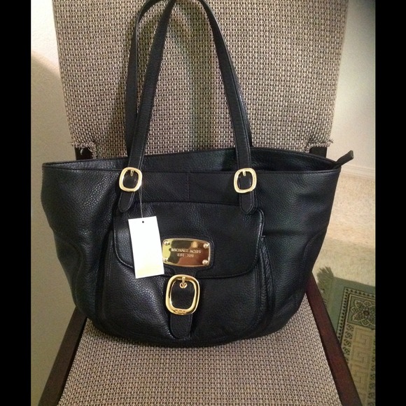 Authentic Michael kors large leather handbag. NWT