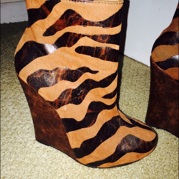 Baker Wedges - Picture 2 of 4
