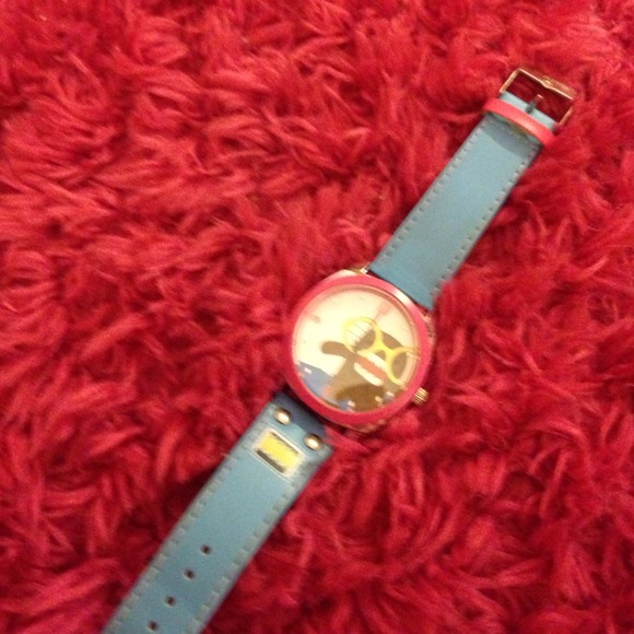 Watch - Picture 2 of 3